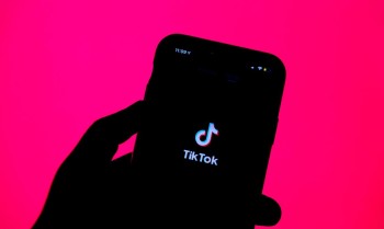 TikTok anuncia restauração do serviço nos EUA após fala de Trump 