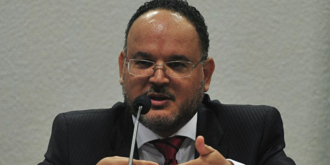 Ex-ministro Henrique Paim coordenará educação na equipe de transição