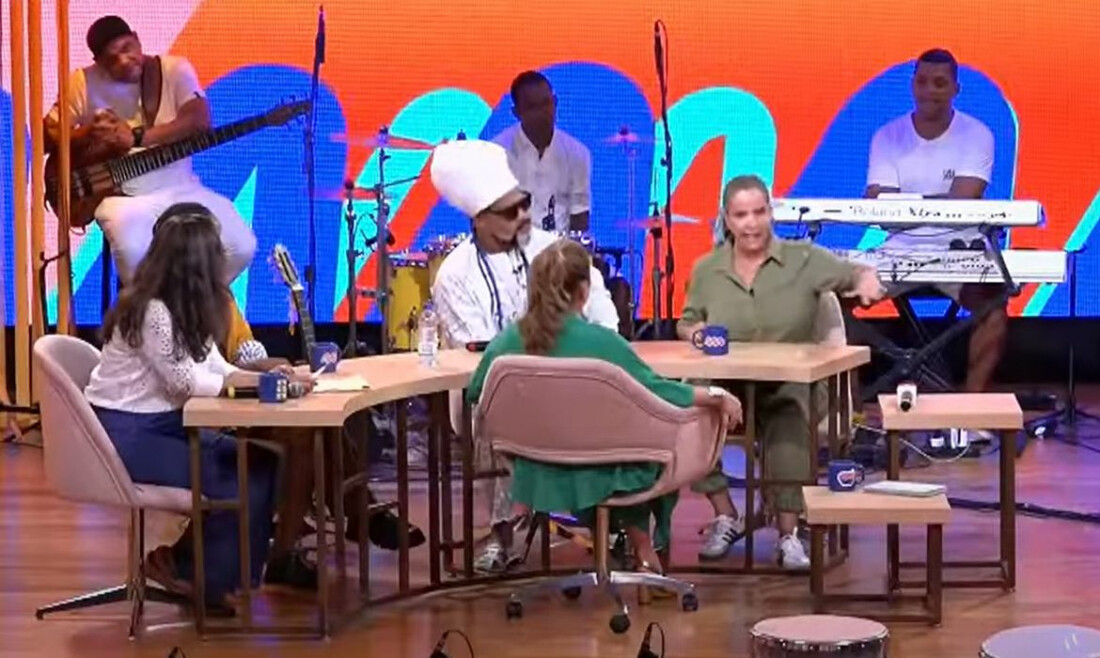 Sem Censura recebe Daniela Mercury no programa em Salvador