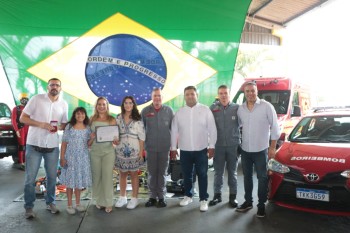 Pedro Ishi acompanha entrega de viaturas e equipamentos para o Corpo de Bombeiros