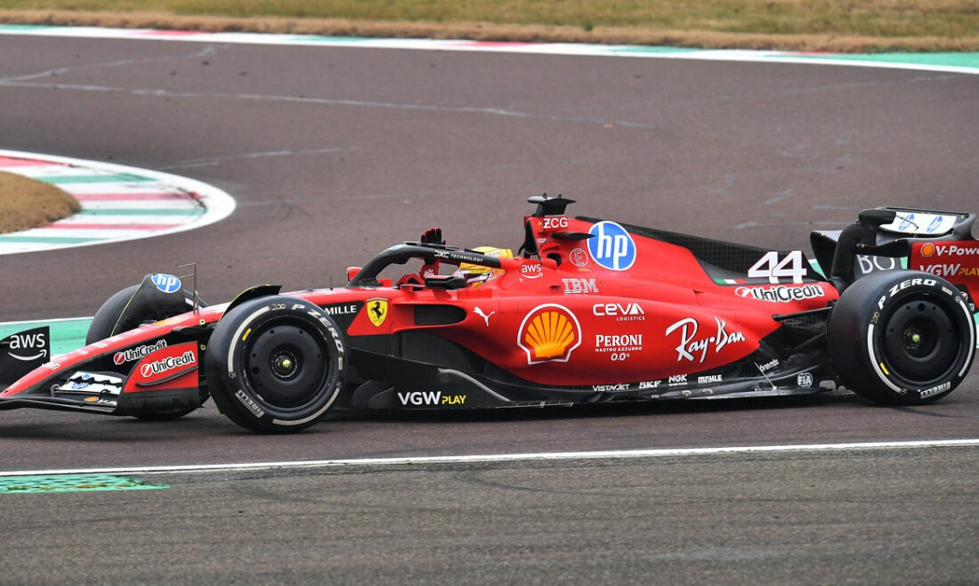 Em 2º dia de testes, Hamilton bate Ferrari de 2023 em pista na Espanha