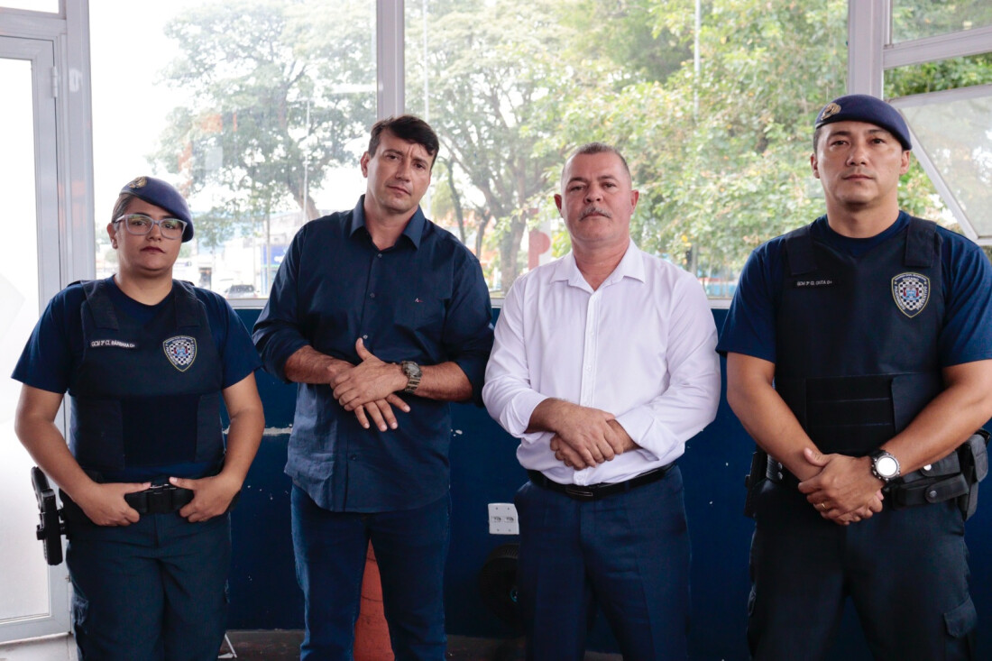 Secretário de Segurança vistoria equipamentos da GCM e conversa com agentes