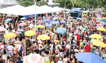 Blocos oficiais dão a largada para o carnaval de rua do Rio de Janeiro