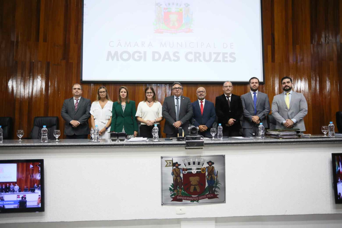 Prefeita Mara Bertaiolli participa da primeira sessão ordinária do Legislativo