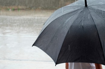 São Paulo volta a ter dias típicos de verão com pancadas de chuva isoladas 