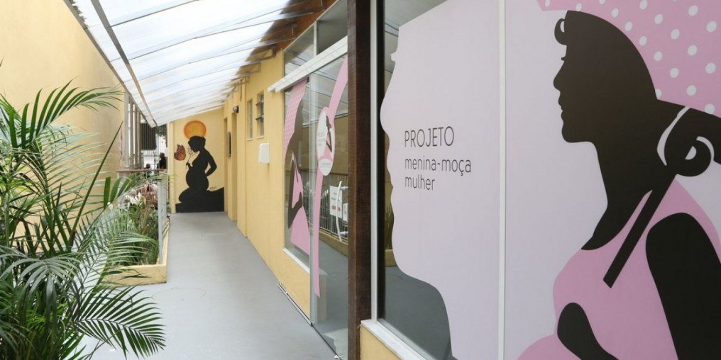 Projeto atende gratuitamente meninas e mulheres em situação de rua
