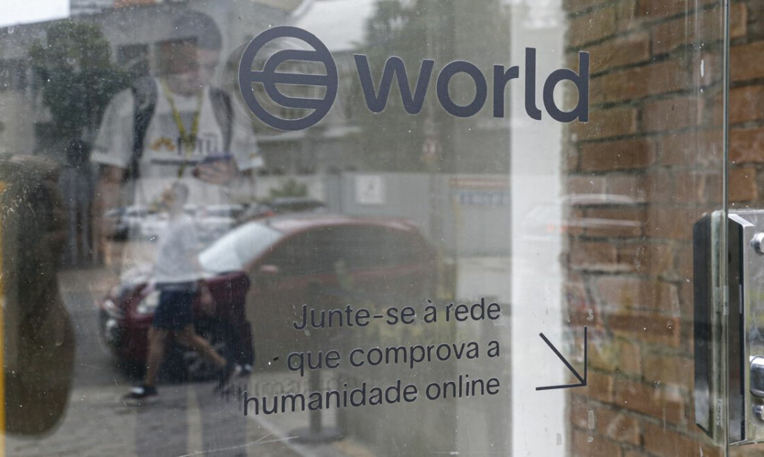 Empresa suspende coleta de íris de brasileiros