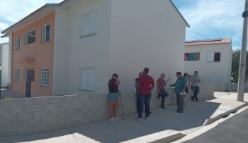 Mais seis famílias recebem chaves da casa própria em Cezar de Souza