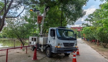 Parque Centenário recebe mutirão de limpeza e revitalização para ser reaberto