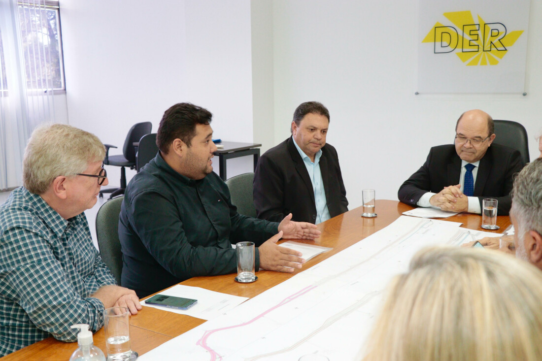 Em reunião com DER, prefeito de Suzano pleiteia novos investimentos