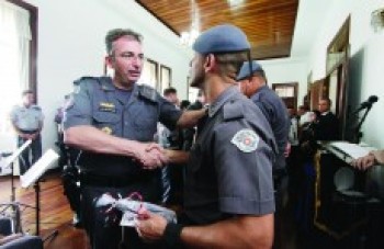 Comando da PM diz que déficit será eliminado apenas em 2017