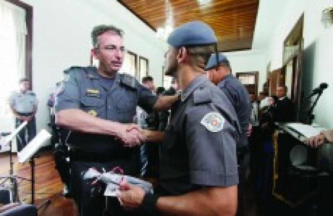 Comando da PM diz que déficit será eliminado apenas em 2017