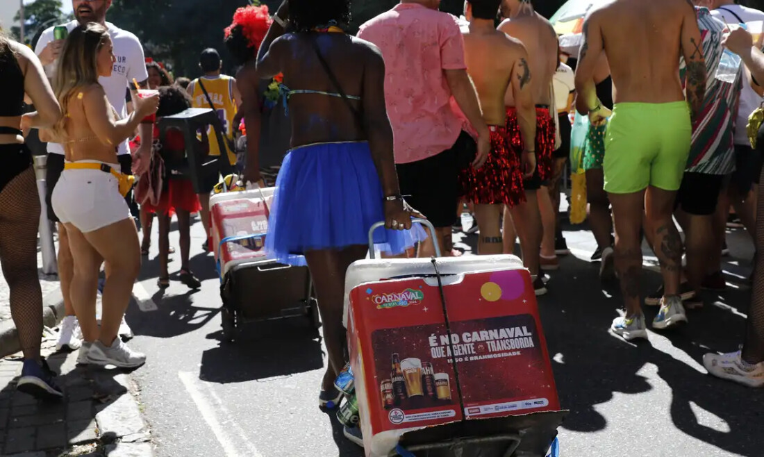 MPF pede que Prefeitura do Rio mude regras para ambulantes no Carnaval