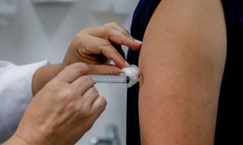 Região aplica mais de 9 mil doses de vacinas contra a dengue e febre amarela 