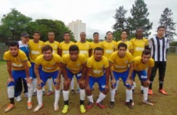 Nove times jogam para manter 100%