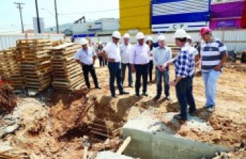 Vereadores visitam obra de passagem subterrânea