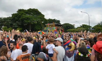 Capital paulista tem 78 blocos carnavalescos nas ruas neste domingo