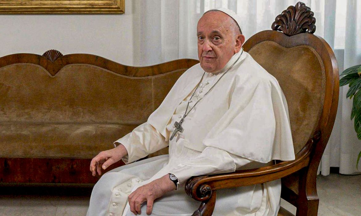 Vaticano cancela audiências de sábado do papa; estado continua estável