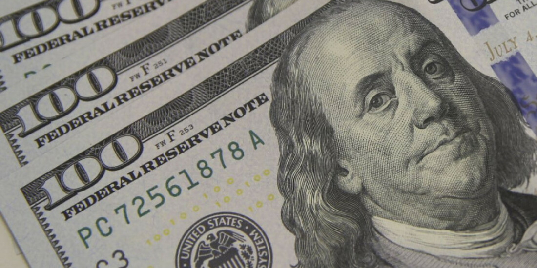 Dólar tem forte alta e fecha a R$ 4,93 com dados dos Estados Unidos