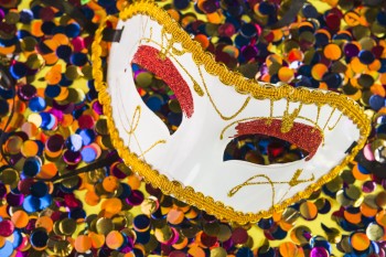 Viagens no carnaval devem ter gasto médio entre R$ 2 mil e R$ 5 mil 