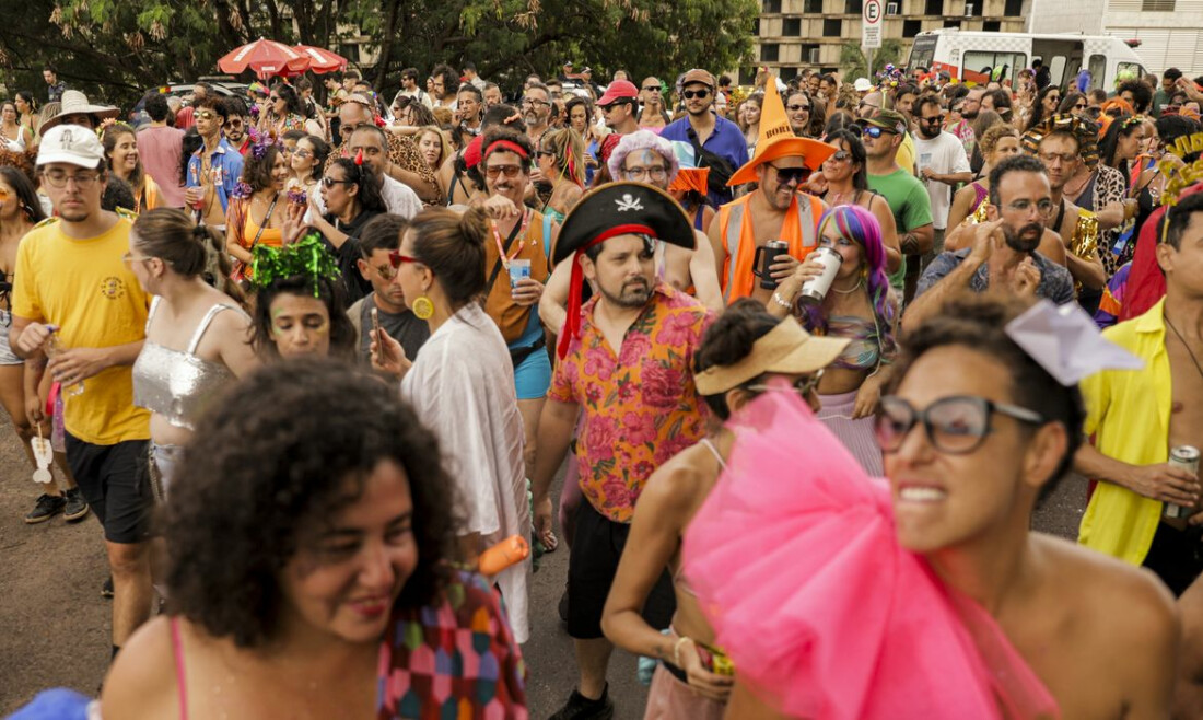 Carnaval do DF tem misturas de ritmos e mudança de percursos de blocos