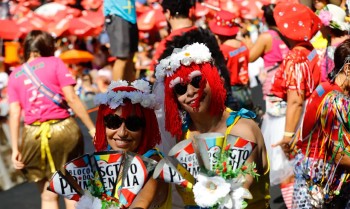 Sargento Pimenta leva multidão a Aterro do Flamengo ao som de Beatles