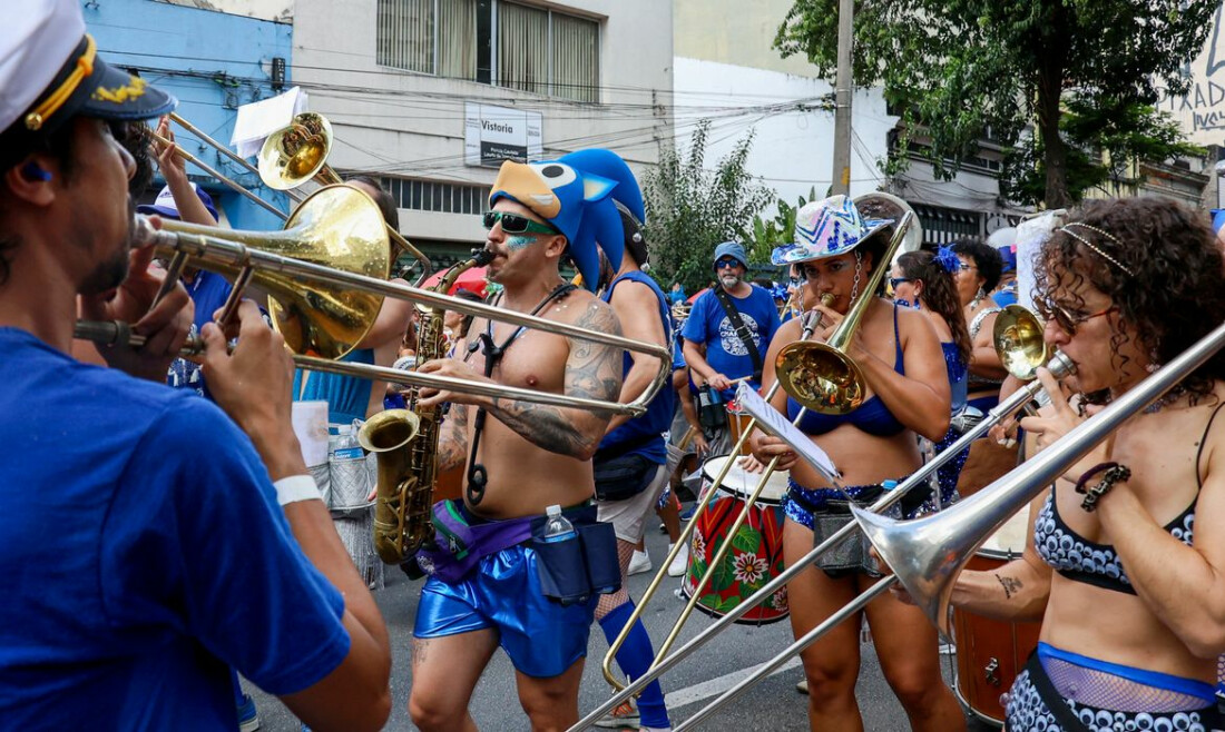Bloco mais antigo de São Paulo anima carnaval no centro da cidade