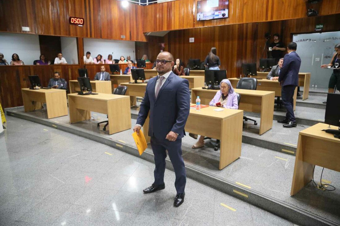 Tonhão de Jundiapeba toma posse como vereador na Câmara de Mogi