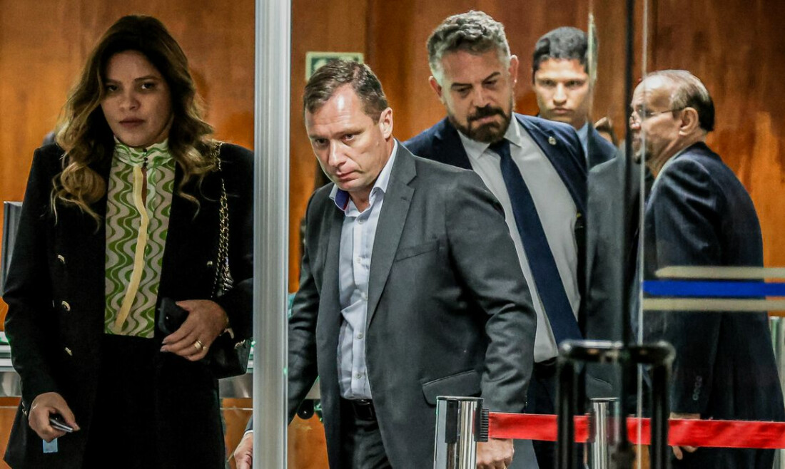 Cid pede absolvição sumária e diz ao STF que cumpria dever legal