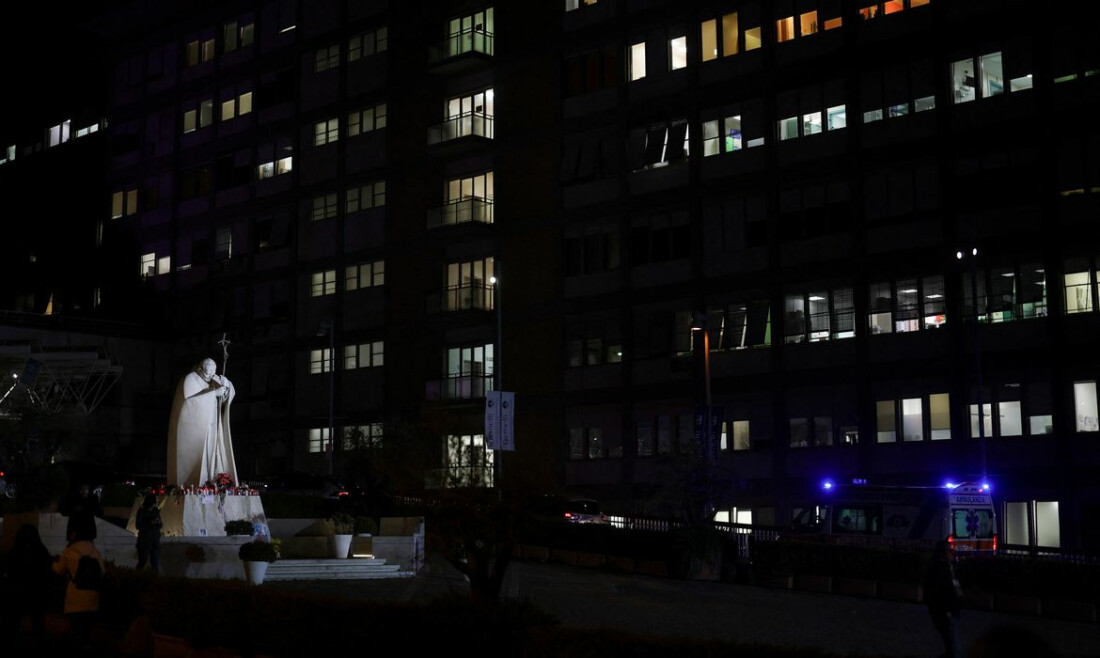 Estado de saúde do papa Francisco “permanece estável”