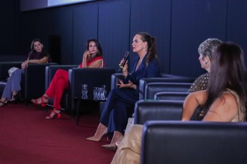 Fundo Social de Itaquá reúne 300 mulheres em evento com Luiza Brunet