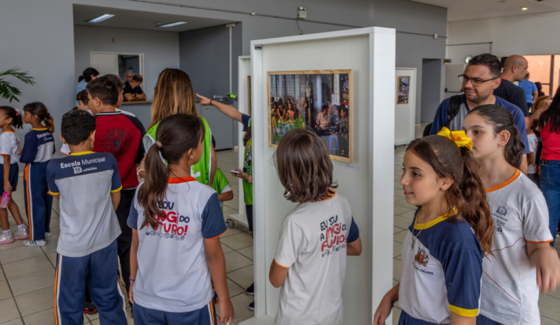 Cemforpe recebe exposição fotográfica "Oriente-se" sobre a cultura indochinesa