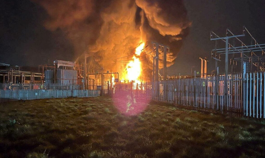 Incêndio fecha aeroporto de Londres; voos em todo o mundo atrasam