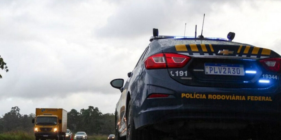 Caminhoneiros interditam rodovias no Rio, apesar de decisão judicial