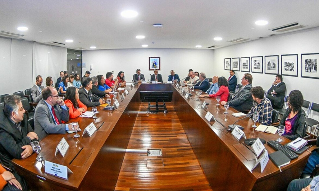 Centrais sindicais pedem isenção de Imposto de Renda sobre PLR