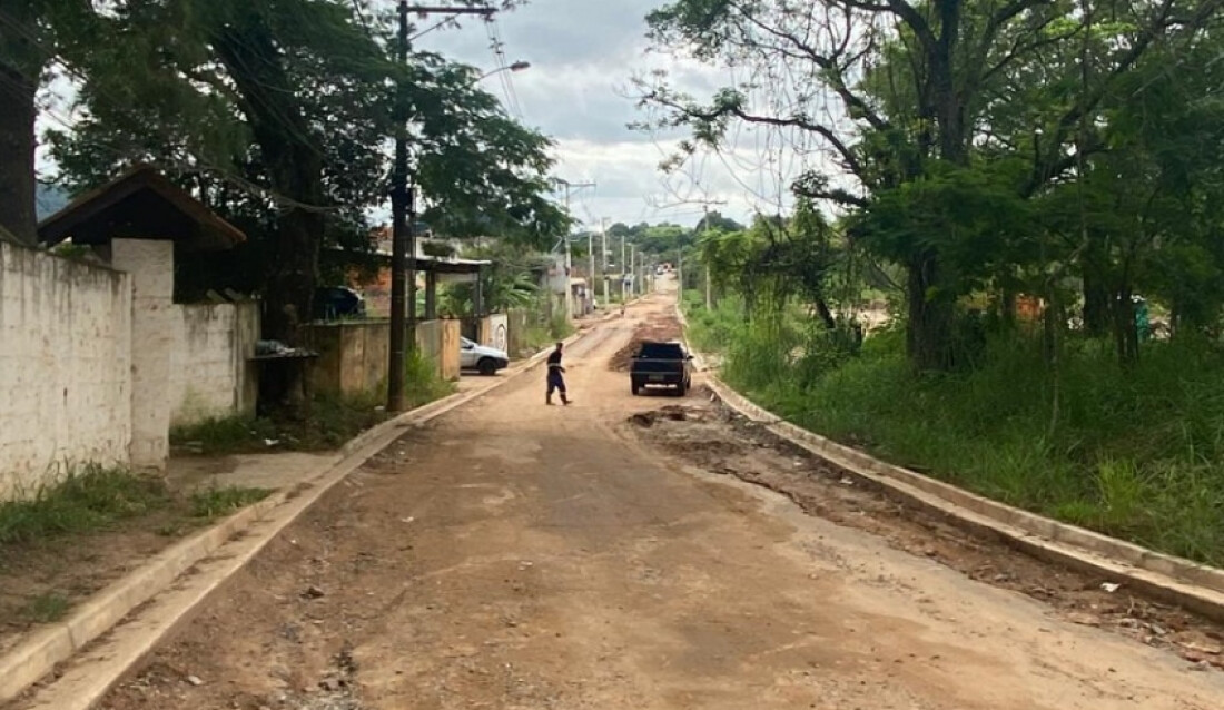 Prefeitura notifica empresa para retomar obras de pavimentação na Chácara Guanabara