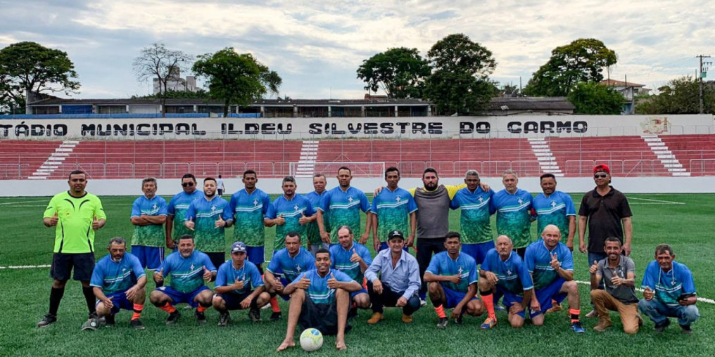 Itaquá realiza jogo experimental para testar gramado sintético