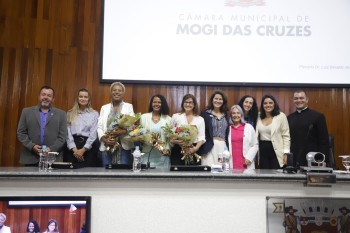 Câmara realiza ato solene em homenagem ao “Dia e Mês da Mulher”