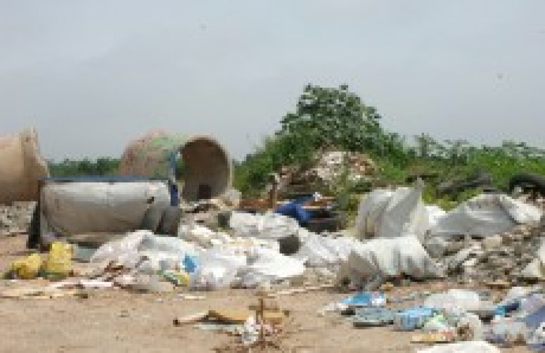 Ligação com estrada de Santa Mônica acumula lixo e entulho