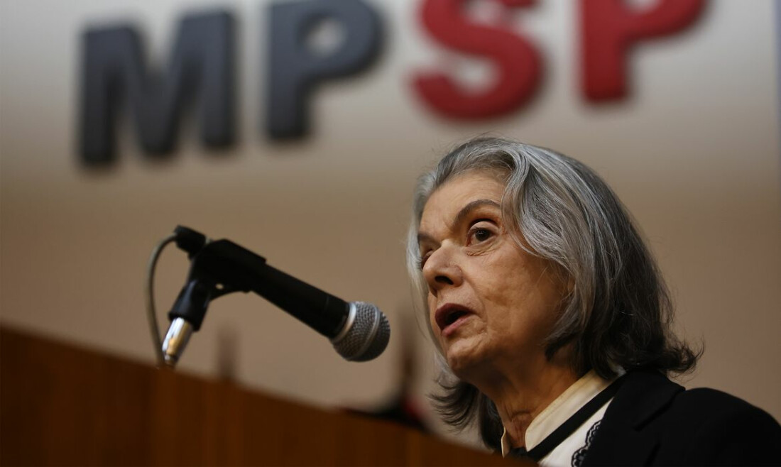 Brasil vive guerra contra as mulheres, diz ministra sobre violência