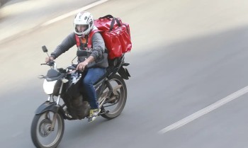 Entregadores de aplicativos protestam contra precarização do trabalho