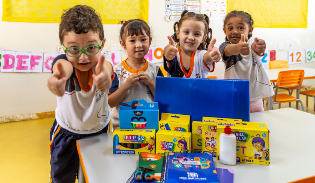 Mogi economiza mais de R$ 7,4 milhões e inicia entrega dos kits escolares