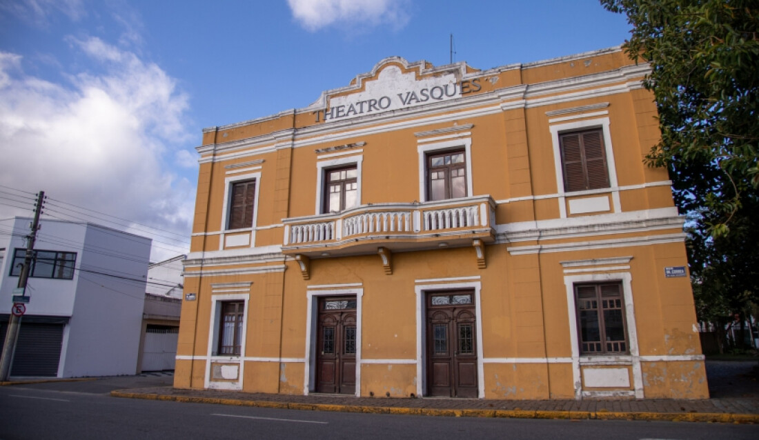 Theatro Vasques reabre com concerto da Sinfônica Jovem de Mogi nesta terça (1/04)