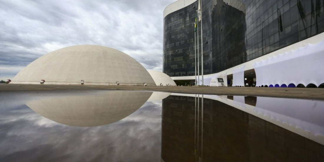 TSE conclui totalização de votos pouco depois da meia-noite