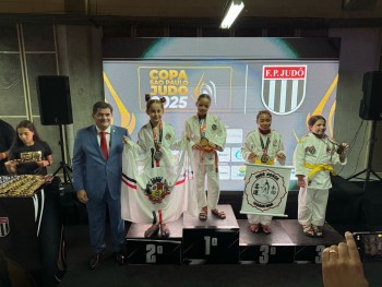 Itaquá é campeã da Copa São Paulo de Judô e conquista 24 medalhas