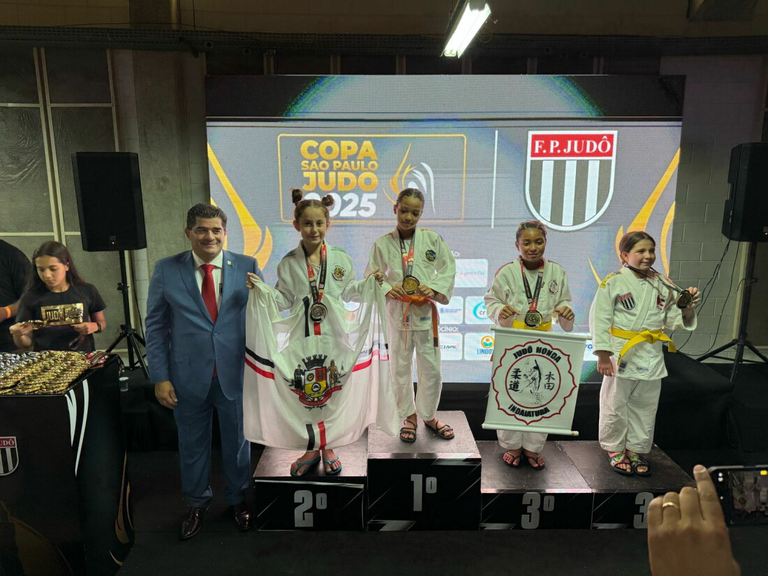 Itaquá é campeã da Copa São Paulo de Judô e conquista 24 medalhas