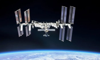 Nave espacial Soyuz MS-27 chega à Estação Espacial Internacional