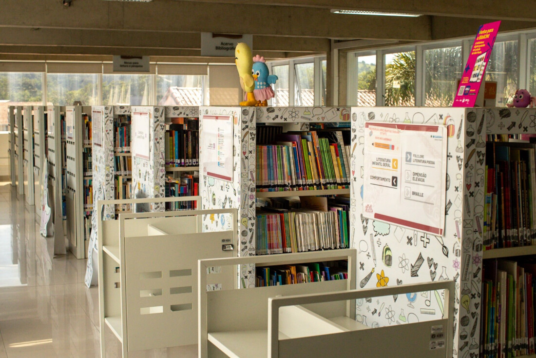 Biblioteca Municipal de Guararema celebra data nacional com acervo renovado