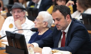Conselho de Ética aprova cassação do mandato de Glauber Braga