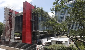 Masp abre programação do vão livre com instalação de Iván Argote